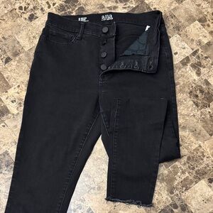a.n.a. Jeans